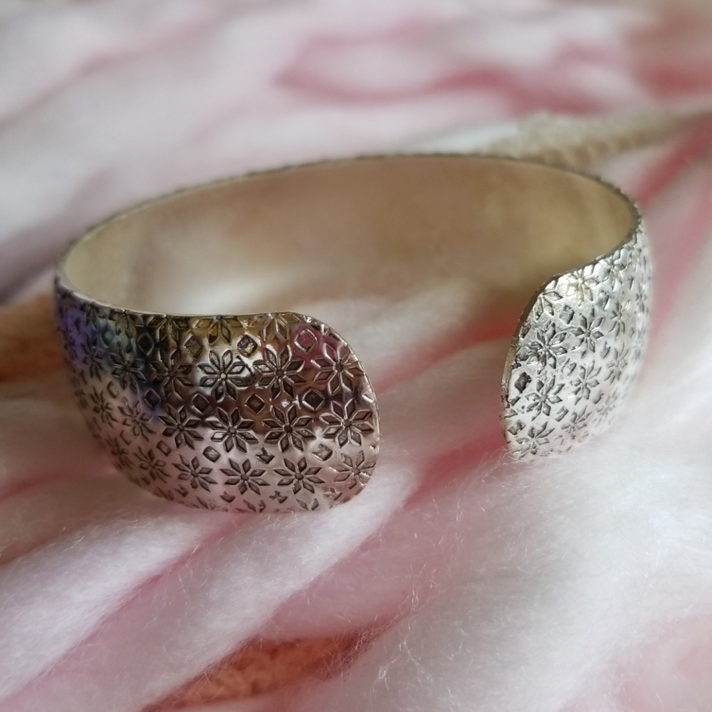 Tibetan silver tone cuff bracelet - Picture 2 of 2